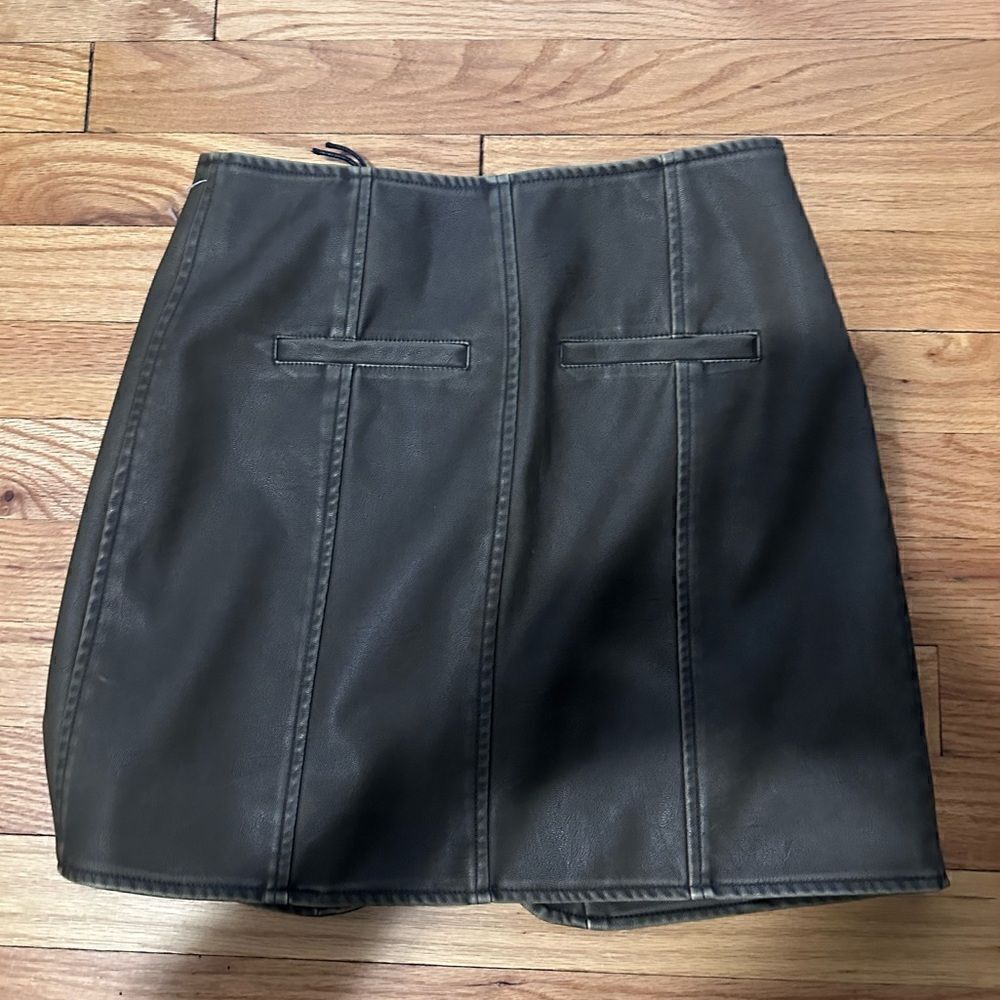 BLANKNYC | Washed Faux Leather Miniskirt - Picture 5 of 5